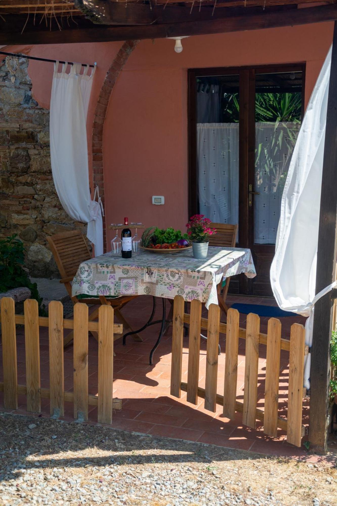 Agriturismo Colle Vento Suvereto Rum bild